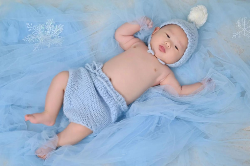 伊犁摸孕妇肚子沾喜气